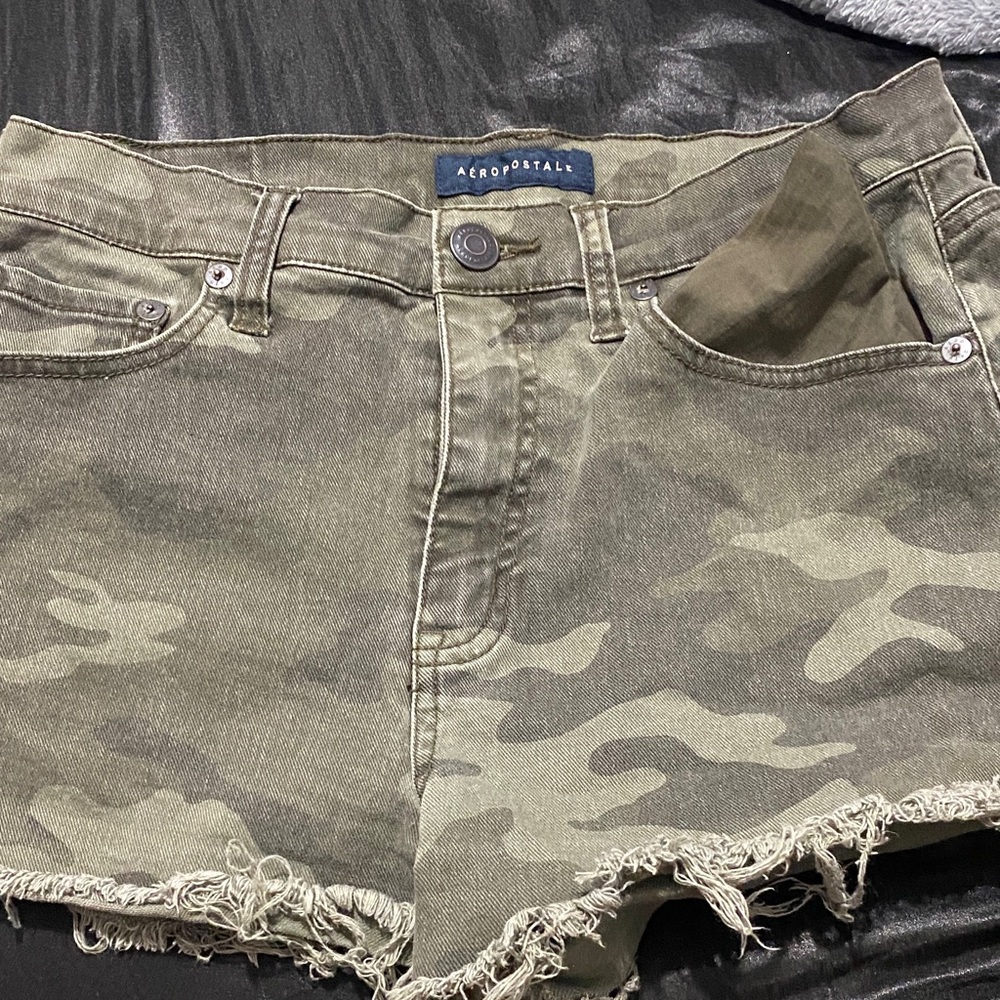 Aeropostale Women's Green Camo Jean Shorts